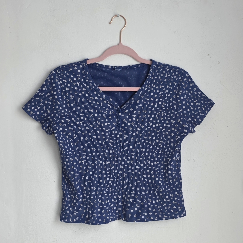 Old Navy Blue and White Floral Ribbed Henley Midriff Women's Top